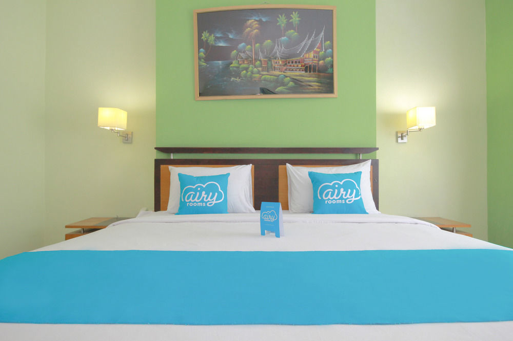 Mariani International Hotel Padang  Exterior photo